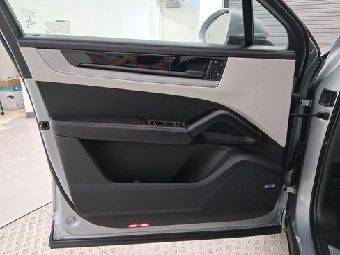 New 2026 Porsche Cayenne Coupe image 23