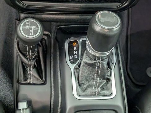 Used 2022 Jeep Wrangler Unlimited Sahara image 22