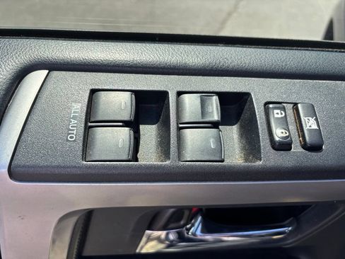 Used 2016 Toyota 4Runner SR5 AWD/4WD image 17