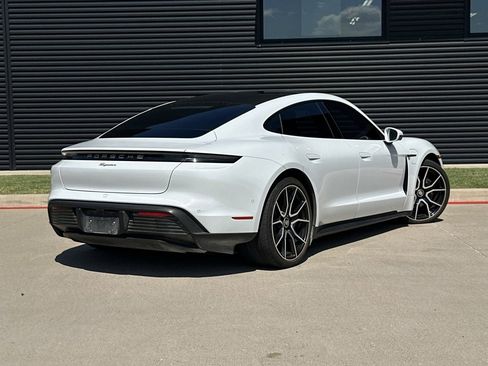 Used 2023 Porsche Taycan image 7