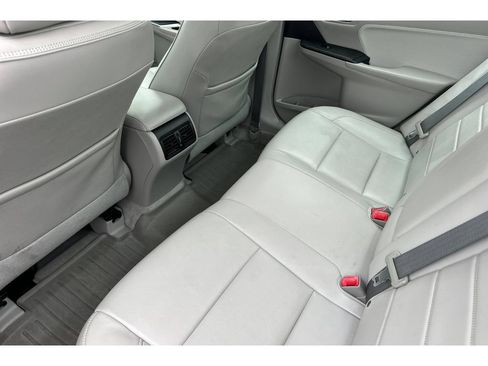 Used 2015 Toyota Camry XLE w/ Advanced Technology Package FWD image 13