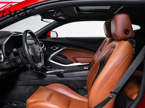 Used 2016 Chevrolet Camaro SS RWD image 27