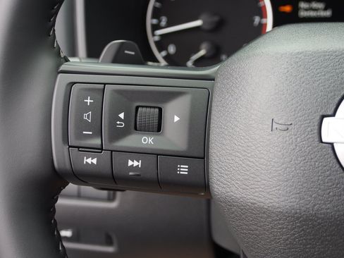 Used 2026 Nissan Rogue SV FWD image 19