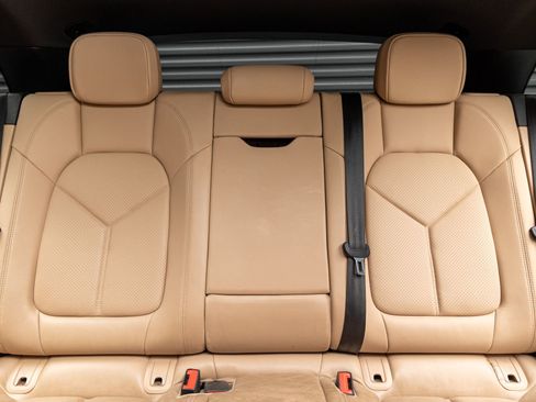 Certified 2021 Porsche Macan S image 22