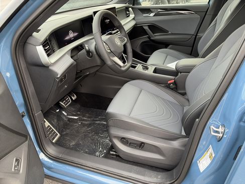 New 2026 Volkswagen Tiguan SE R-Line image 12