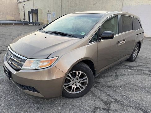 Used 2011 Honda Odyssey EX image 3