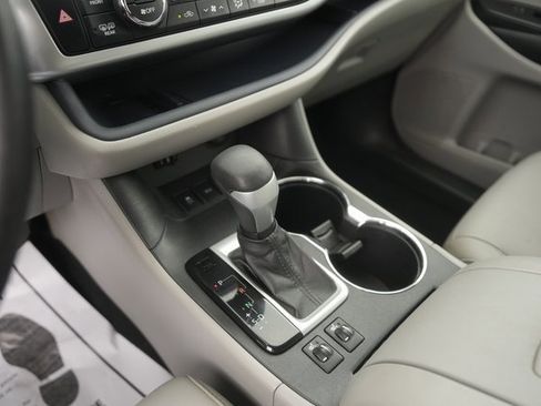 Used 2015 Toyota Highlander XLE image 28