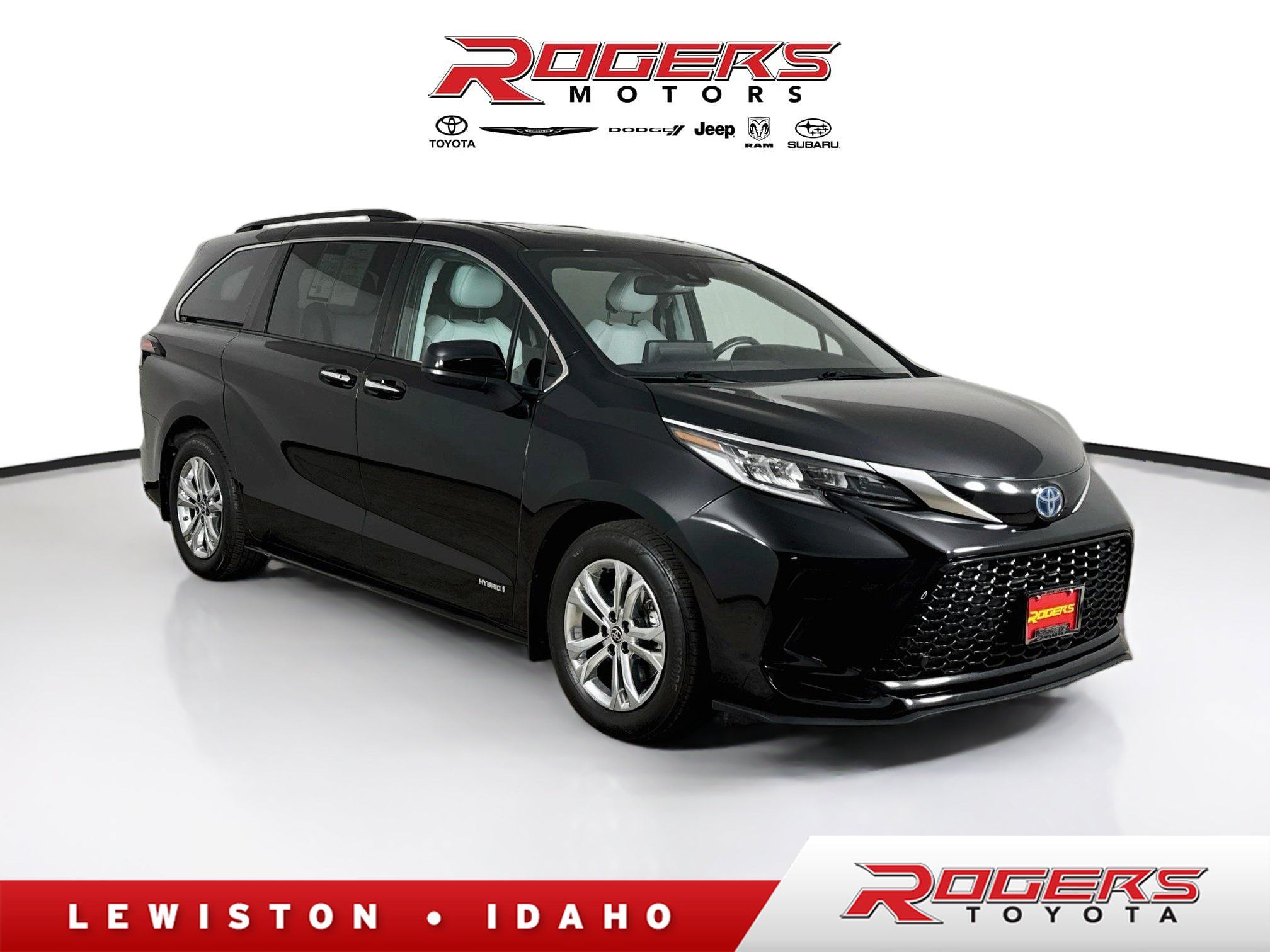 Used 2021 Toyota Sienna XSE AWD/4WD image 1