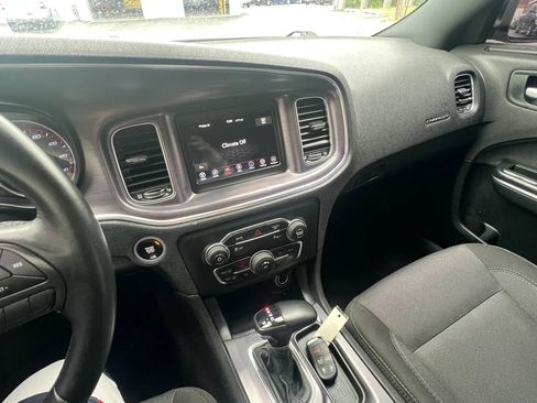 Used 2018 Dodge Charger SXT RWD image 22