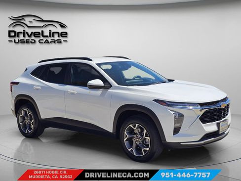 Used 2025 Chevrolet Trax LT image 9