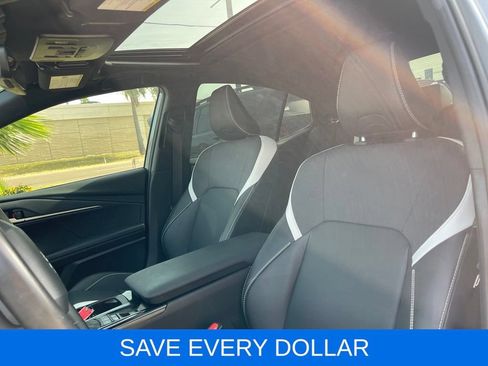 Used 2025 Toyota Camry SE FWD image 13