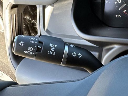 New 2026 Land Rover Defender 130 X-Dynamic SE image 33