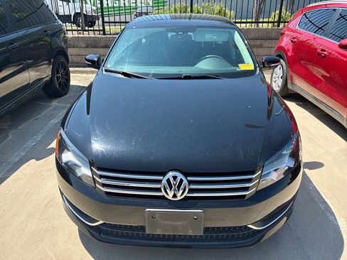 Used 2013 Volkswagen Passat 2.5 S FWD image 2