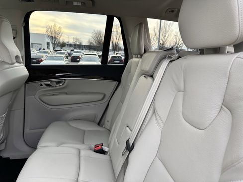 Used 2019 Volvo XC90 T6 Momentum w/ Protection Package Premier image 32