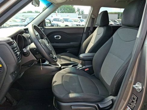 Used 2019 Kia Soul + FWD image 17