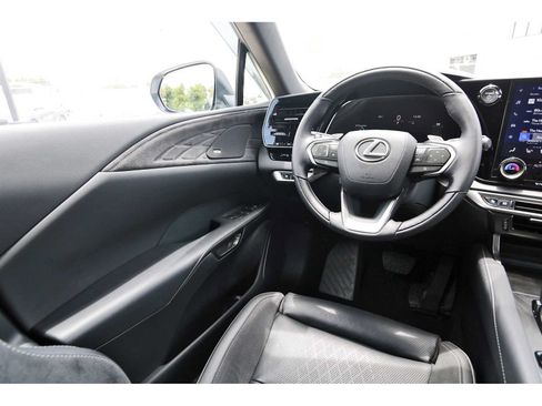 Used 2025 Lexus RX 450h AWD w/ Luxury Package image 6