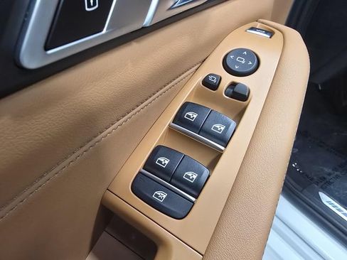 Used 2023 BMW X5 sDrive40i w/ M Sport Package RWD image 16