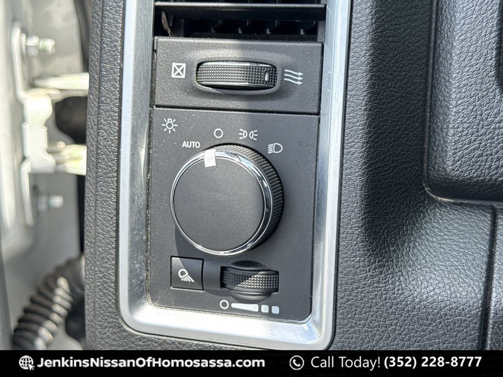 Used 2024 RAM 1500 Classic SLT AWD/4WD image 40