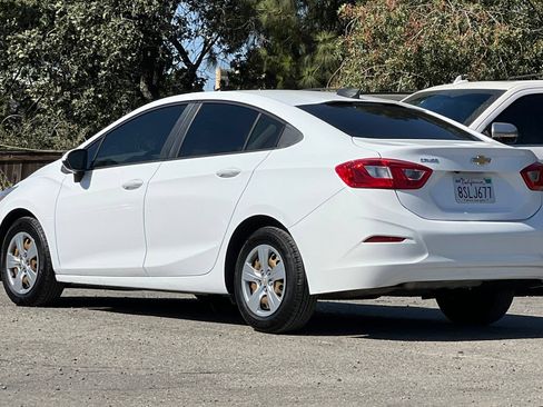 Used 2017 Chevrolet Cruze LS FWD image 6