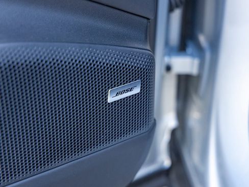 Certified 2025 Porsche Macan Electric RWD image 26