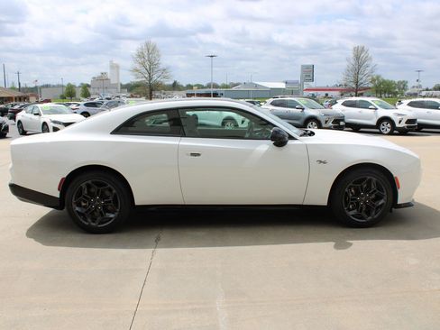New 2026 Dodge Charger R/T w/ Blacktop Package AWD/4WD image 6