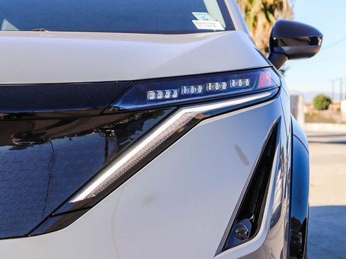 Used 2025 Nissan Ariya AWD image 8