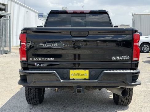 Used 2024 Chevrolet Silverado 2500 High Country w/ High Country Premium Package image 6