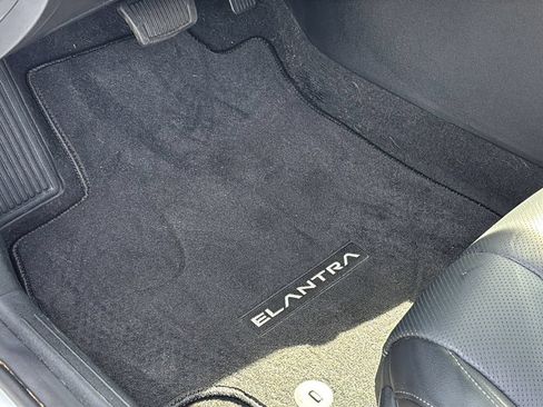 Certified 2023 Hyundai Elantra Limited FWD image 13