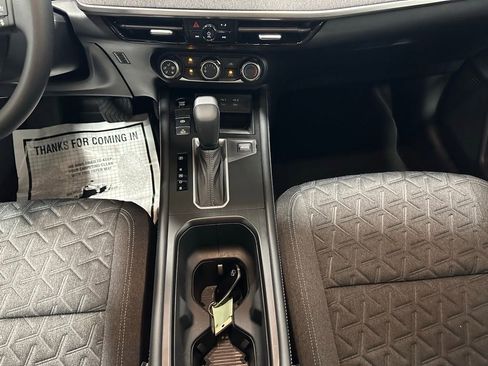 Used 2025 Nissan Kicks SV AWD/4WD image 32