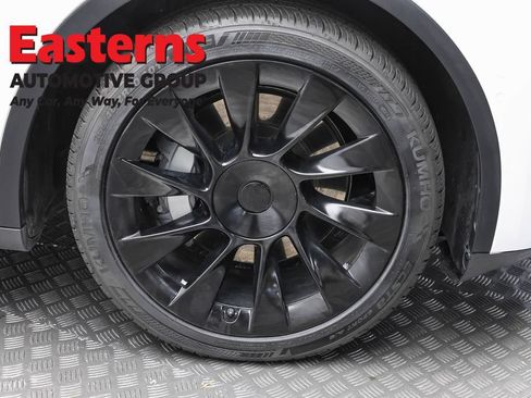 Used 2021 Tesla Model Y Long Range AWD/4WD image 24