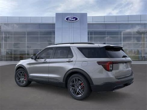 New 2026 Ford Explorer ST-Line w/ ST-Line Street Pack image 4