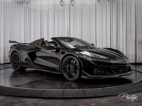 Used 2025 Chevrolet Corvette Z06 w/ Z07 Performance Package RWD image 25