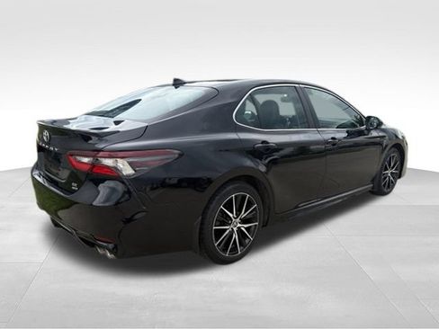 Used 2024 Toyota Camry SE AWD/4WD image 16