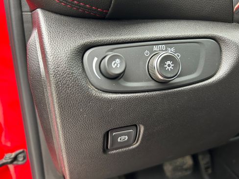 Used 2019 Chevrolet Blazer RS image 23