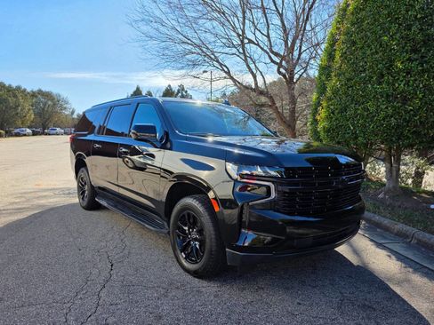 Used 2021 Chevrolet Suburban LT image 7