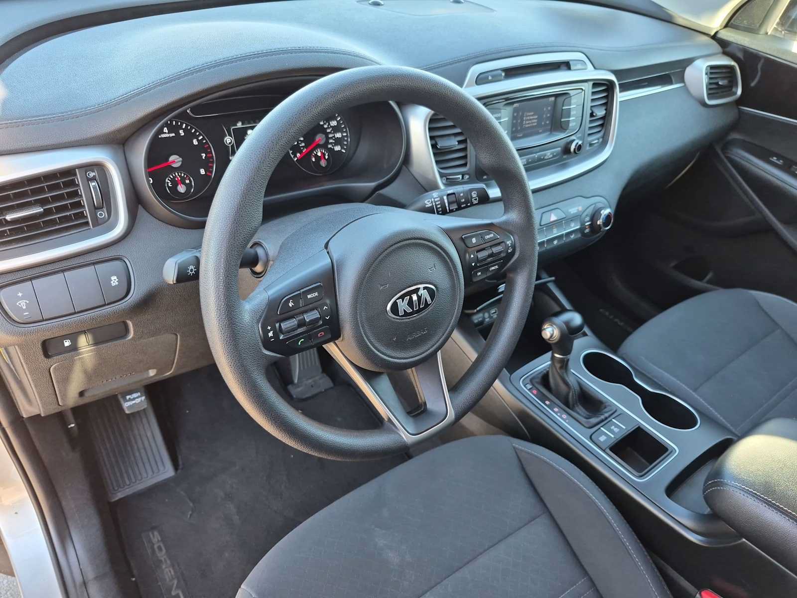 Used 2018 Kia Sorento LX AWD/4WD image 2