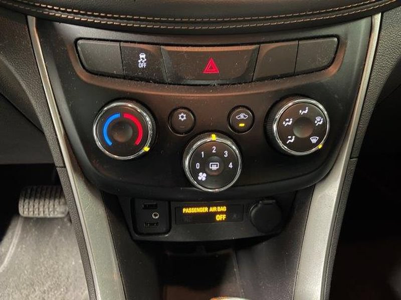 Used 2020 Chevrolet Trax LS FWD image 12