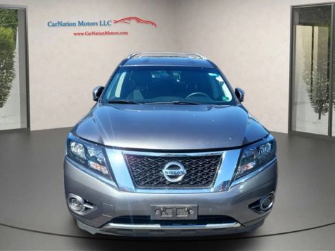 Used 2016 Nissan Pathfinder S image 2