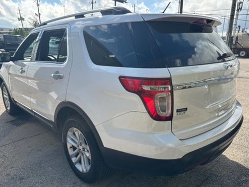 Used 2015 Ford Explorer XLT w/ Equipment Group 202B image 10