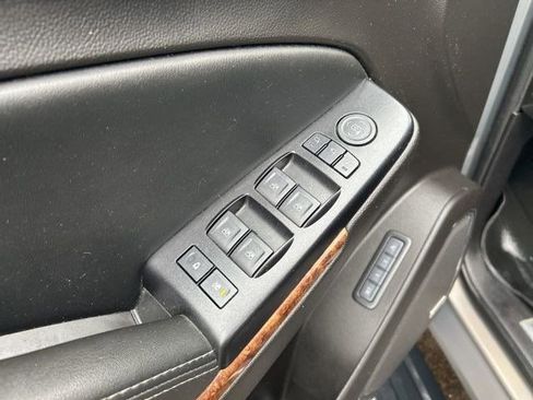 Used 2017 Chevrolet Suburban Premier image 13