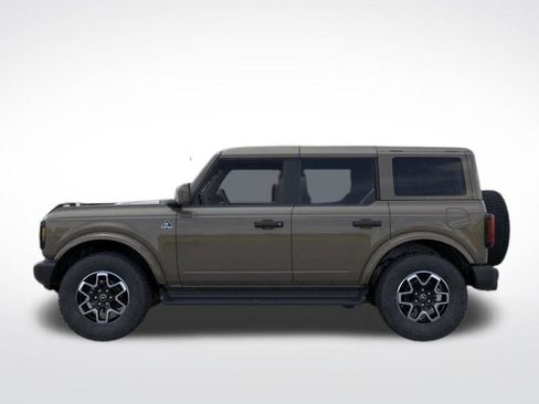 New 2026 Ford Bronco Outer Banks image 3