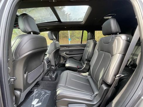 New 2025 Jeep Grand Cherokee L Limited w/ Black Appearance Package image 25