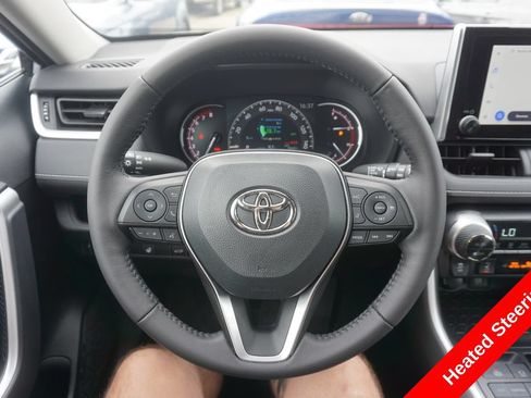 Used 2023 Toyota RAV4 XLE AWD/4WD image 3