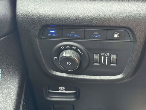 Used 2023 Jeep Grand Cherokee Trailhawk w/ Luxury Tech Group III AWD/4WD image 24