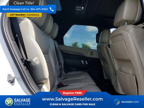 Used 2017 Land Rover Discovery HSE Luxury AWD/4WD image 15