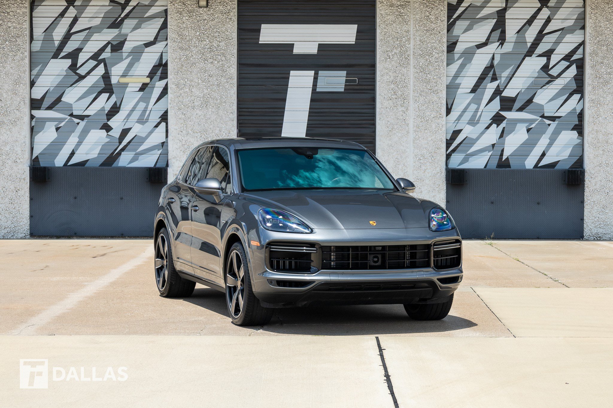 Used 2023 Porsche Cayenne Turbo S AWD/4WD image 2