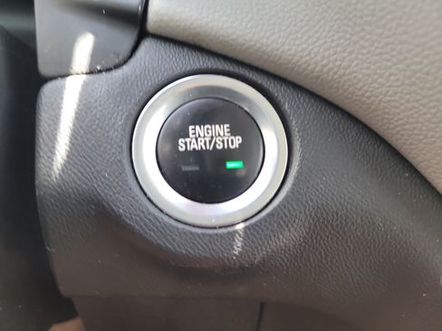 Used 2022 Chevrolet Equinox LS FWD image 27
