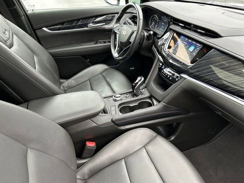 Used 2024 Cadillac XT6 Premium Luxury image 15