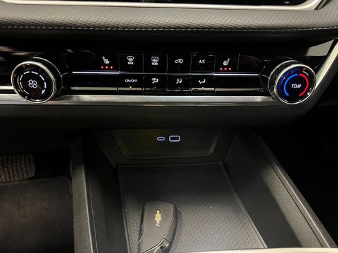 Used 2025 Chevrolet Equinox LT image 49