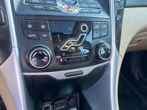 Used 2011 Hyundai Sonata Limited w/ Navigation Pkg 5 FWD image 18